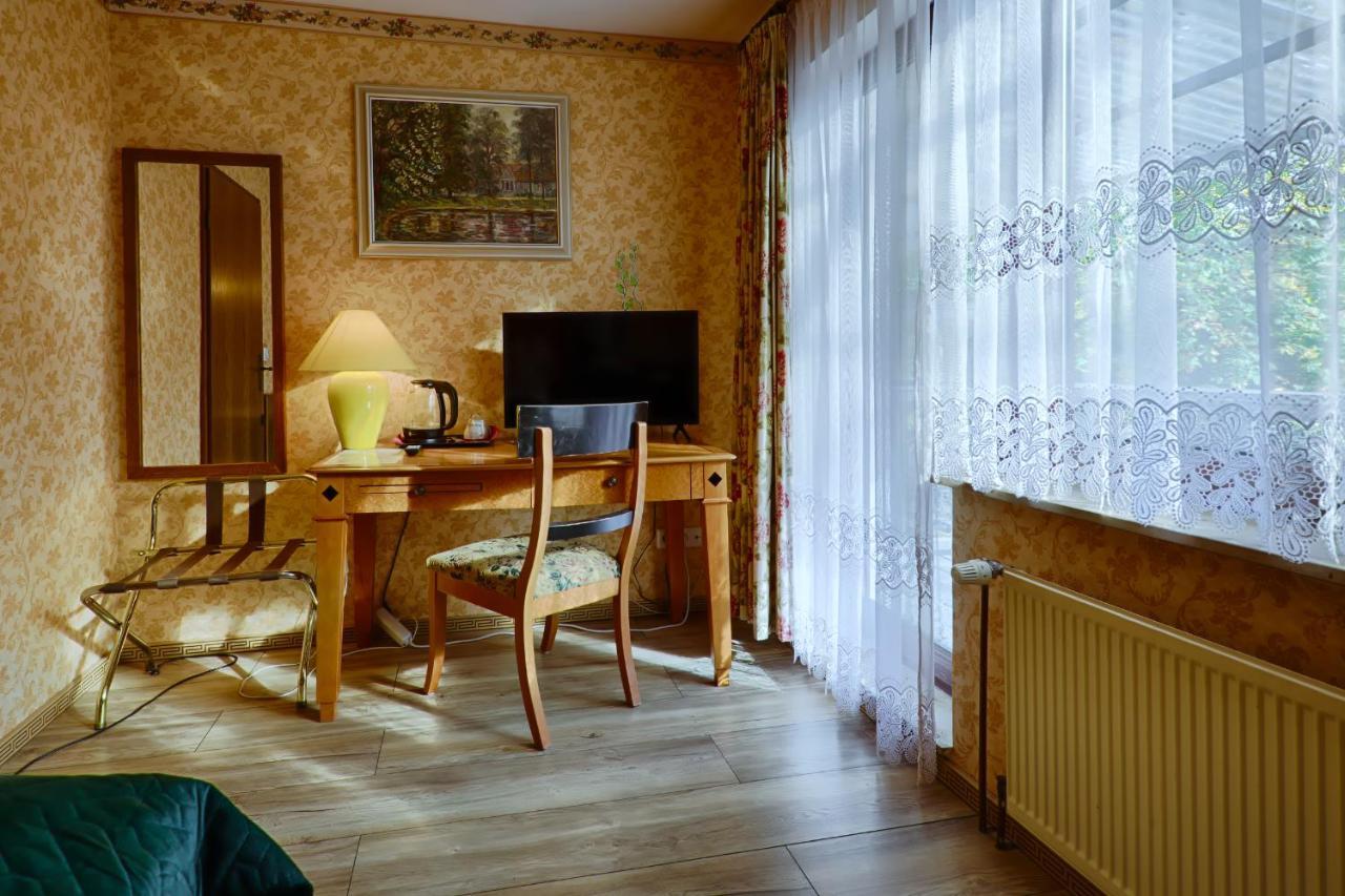 ミッテンヴァルデ Waldschloesschen Bed & Breakfast エクステリア 写真