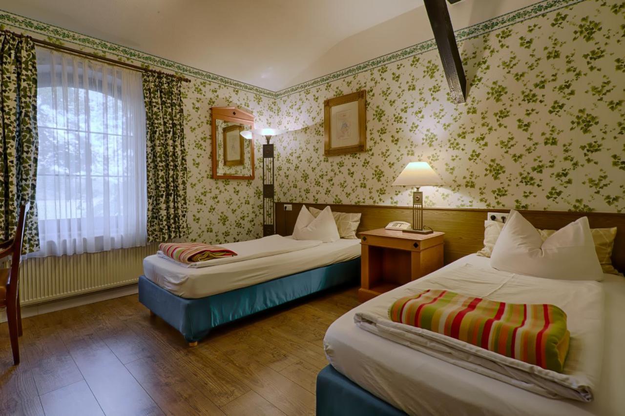 ミッテンヴァルデ Waldschloesschen Bed & Breakfast エクステリア 写真