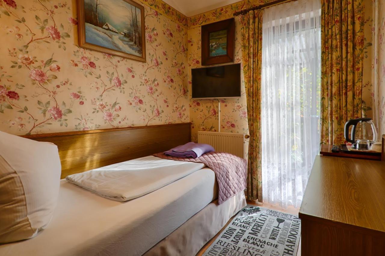ミッテンヴァルデ Waldschloesschen Bed & Breakfast 部屋 写真