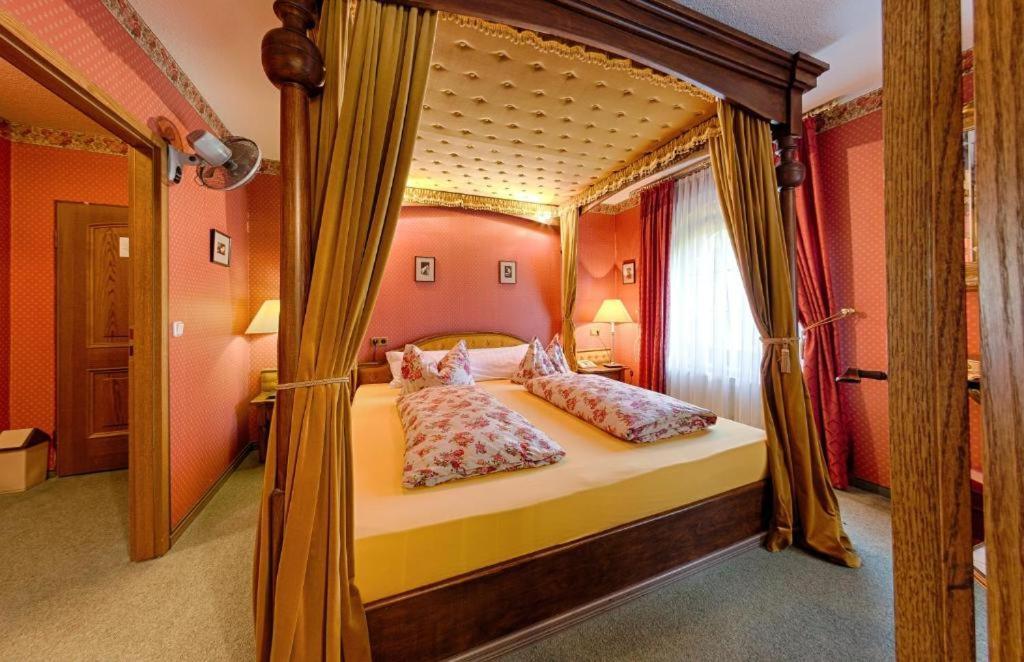 ミッテンヴァルデ Waldschloesschen Bed & Breakfast 部屋 写真