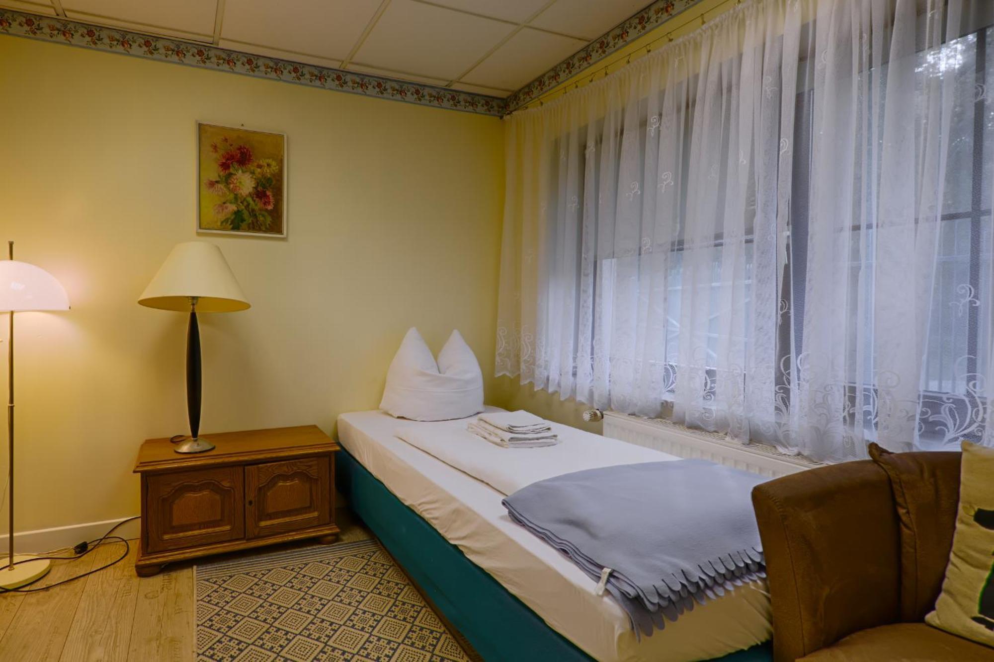 ミッテンヴァルデ Waldschloesschen Bed & Breakfast 部屋 写真