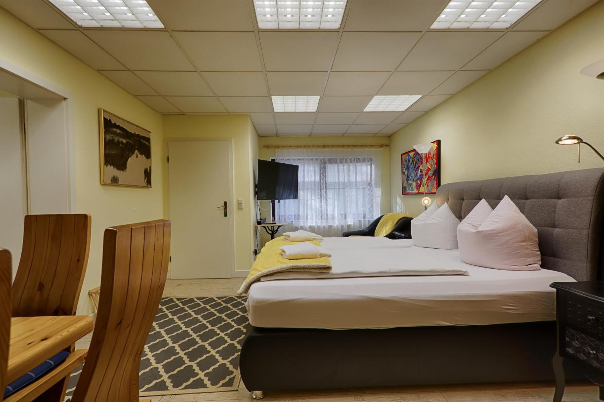 ミッテンヴァルデ Waldschloesschen Bed & Breakfast 部屋 写真