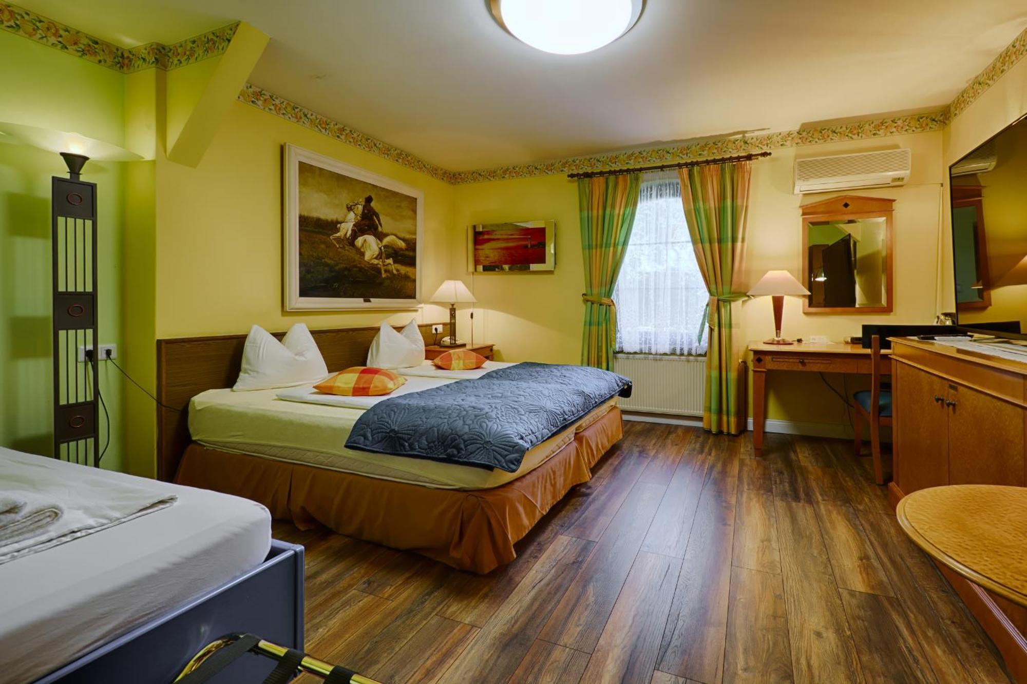 ミッテンヴァルデ Waldschloesschen Bed & Breakfast 部屋 写真