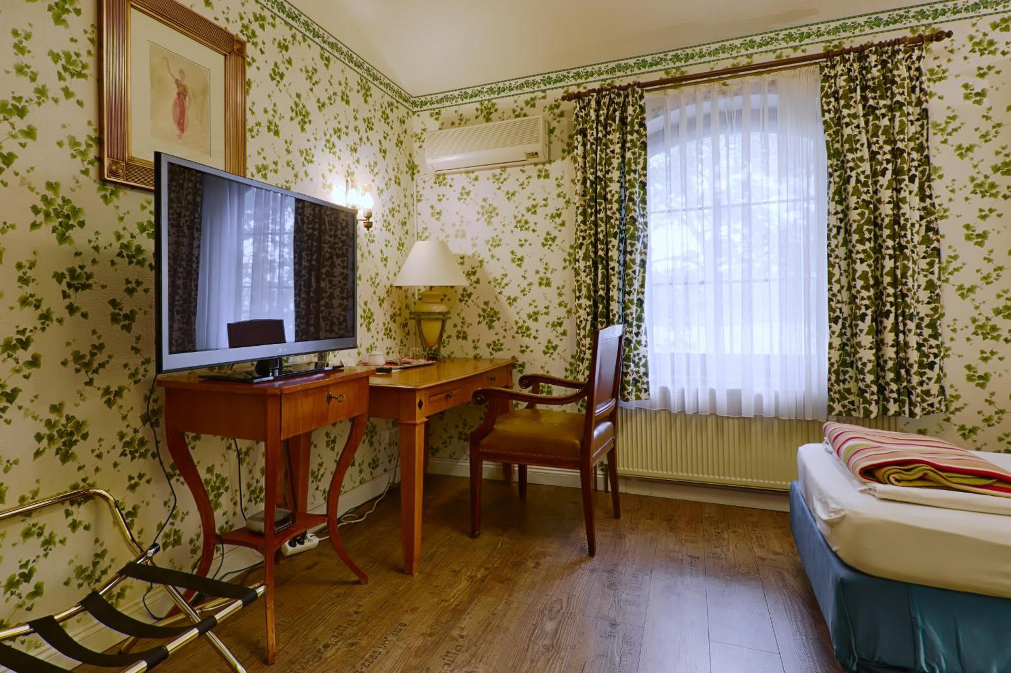 ミッテンヴァルデ Waldschloesschen Bed & Breakfast 部屋 写真