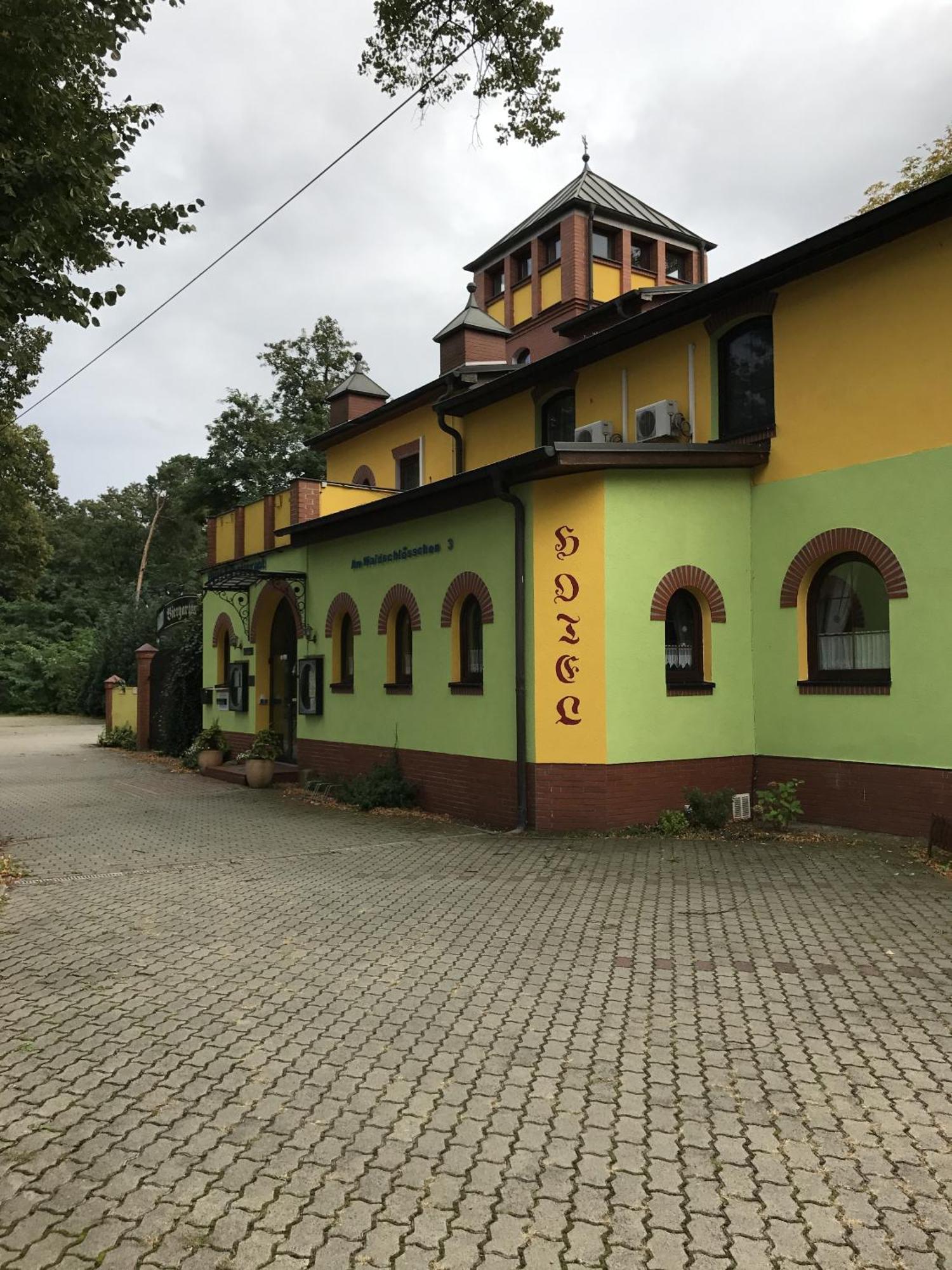 ミッテンヴァルデ Waldschloesschen Bed & Breakfast エクステリア 写真