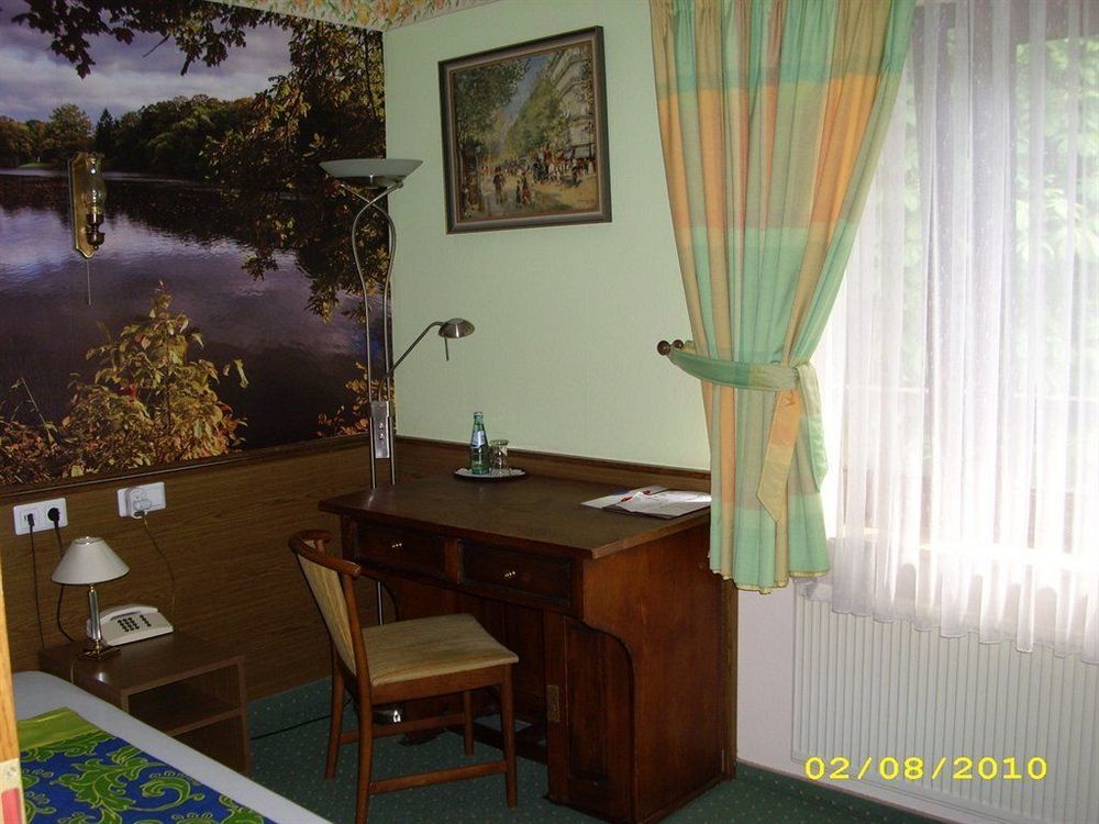 ミッテンヴァルデ Waldschloesschen Bed & Breakfast エクステリア 写真